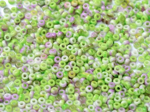 11-0402/95001 Opaque Funky Orchid Iris 11/0 Miyuki