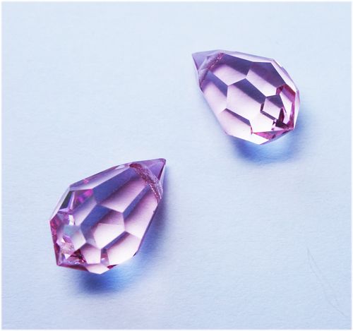 PD681 Light Pink Drop 10x6 Preciosa